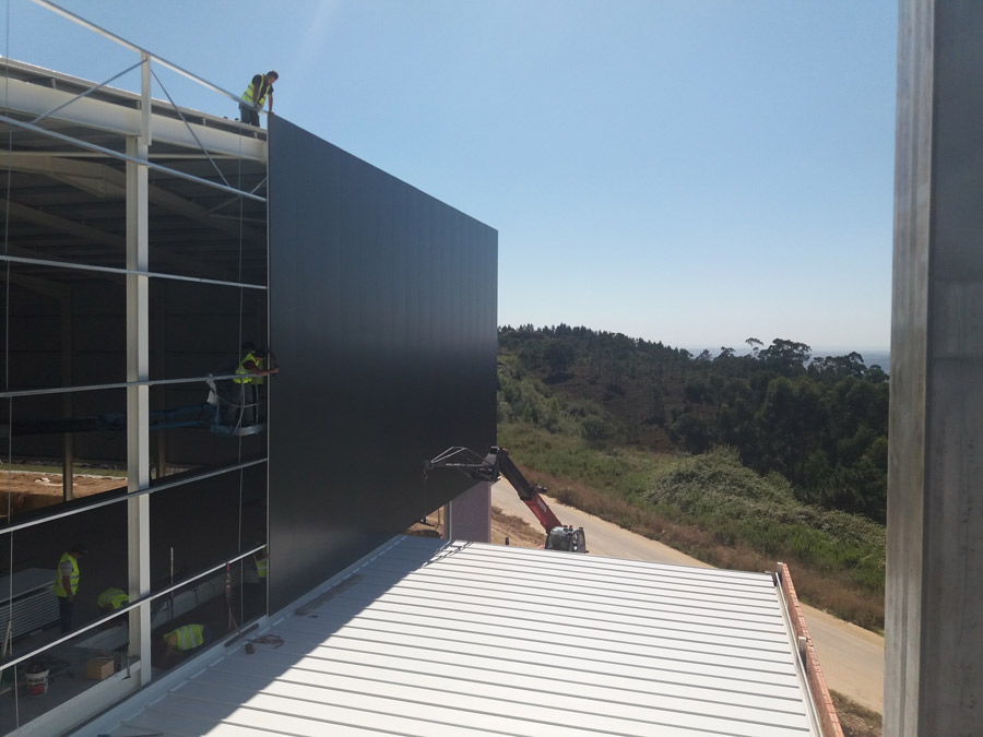 Panel de Fachada Perfilado PUR